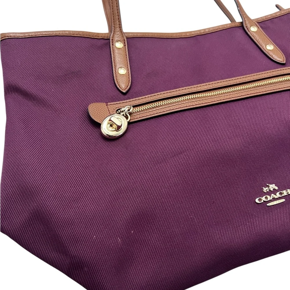 Coach Sawyer Tote - Picture 9 of 16